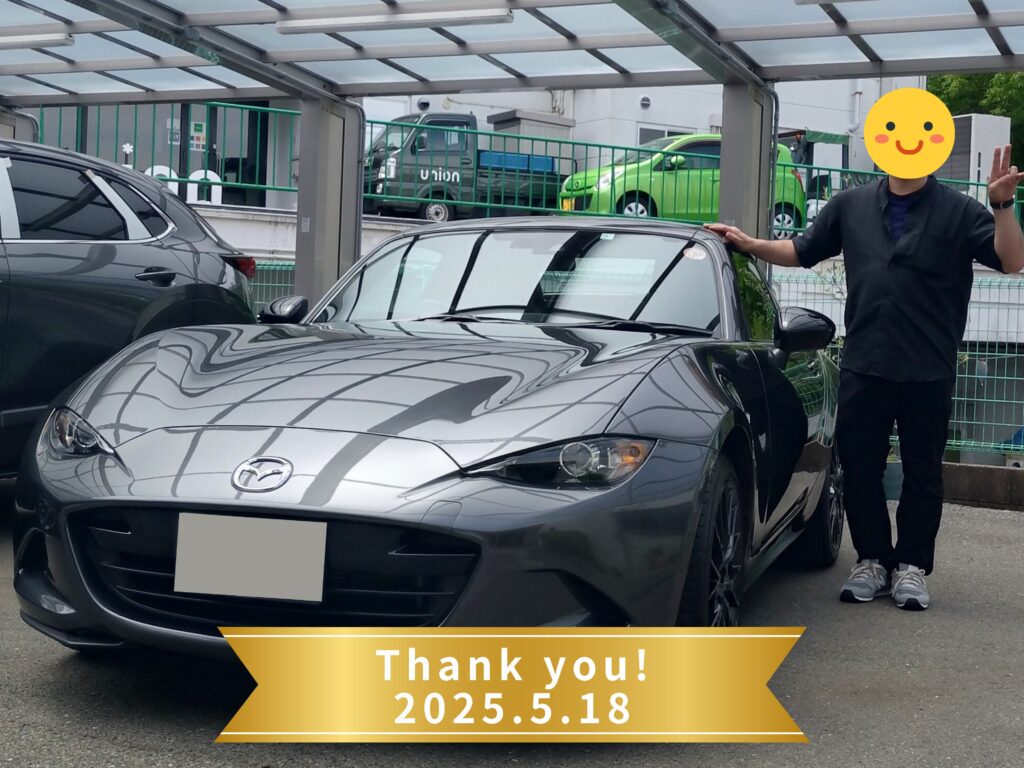 静岡県H様に納車された2023年式マツダ ロードスター RS(RF)の記念写真