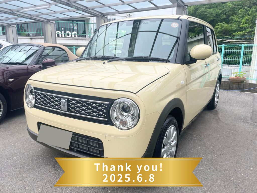 広島県M様に納車されたスズキ アルトラパン Xを記念撮影